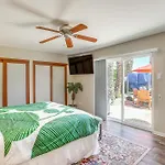 Private Pool And Putting Green Palm Springs Home!