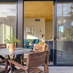 Blackhaus By Avantstay Ada Modern Rooms, Pool & Bbq
