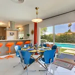 Funky Palm Springs Paradise Near Golf Courses