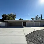 Aerhaus - Mid-Century Oasis