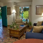 Villa Rosa Inn