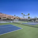 Modern Palm Springs Gem - Pool Access And Mtn Views