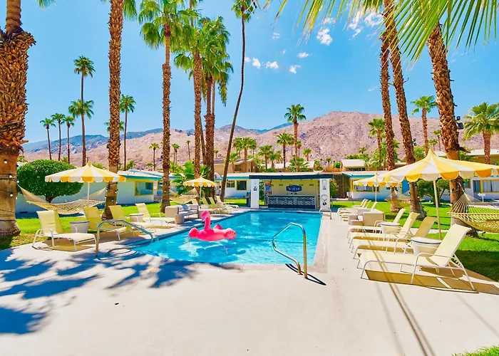 A Place In The Sun Hotel - Adults Only Big Units, 24H Heated Pool & Spa In 1 Acre Park Prime Location, Dog Friendly, Top Midcentury Modern Boutique Hotel