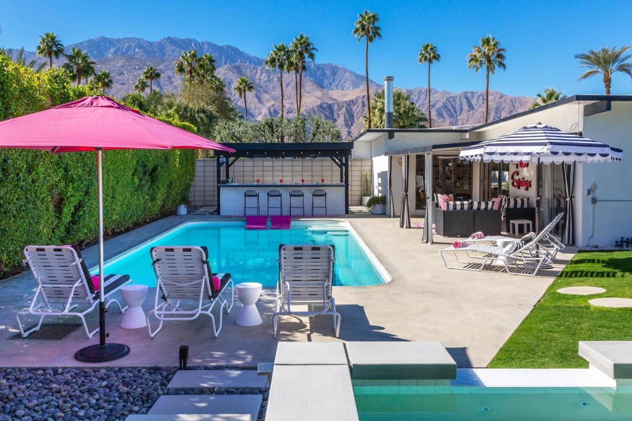 Pink Door Holiday home Palm Springs