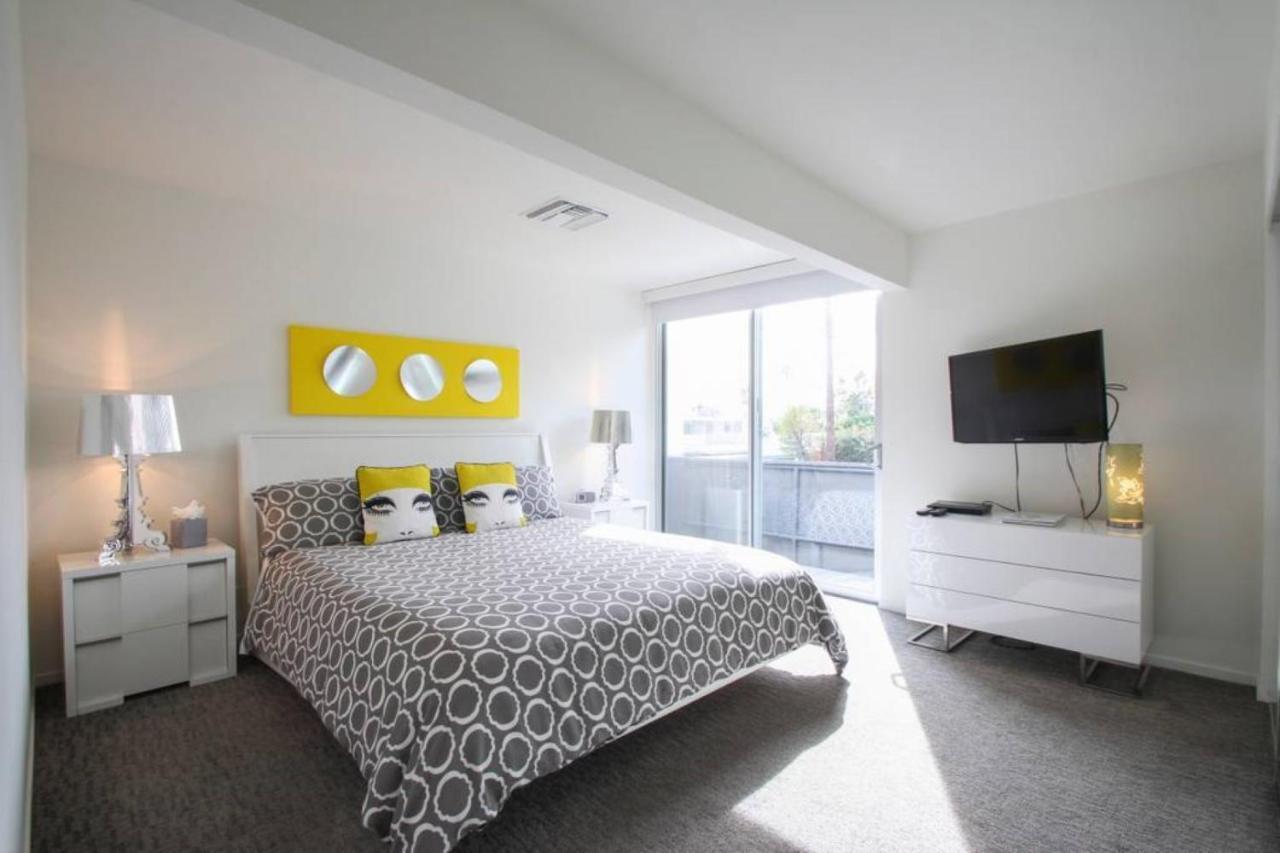 The Twist 3* Palm Springs