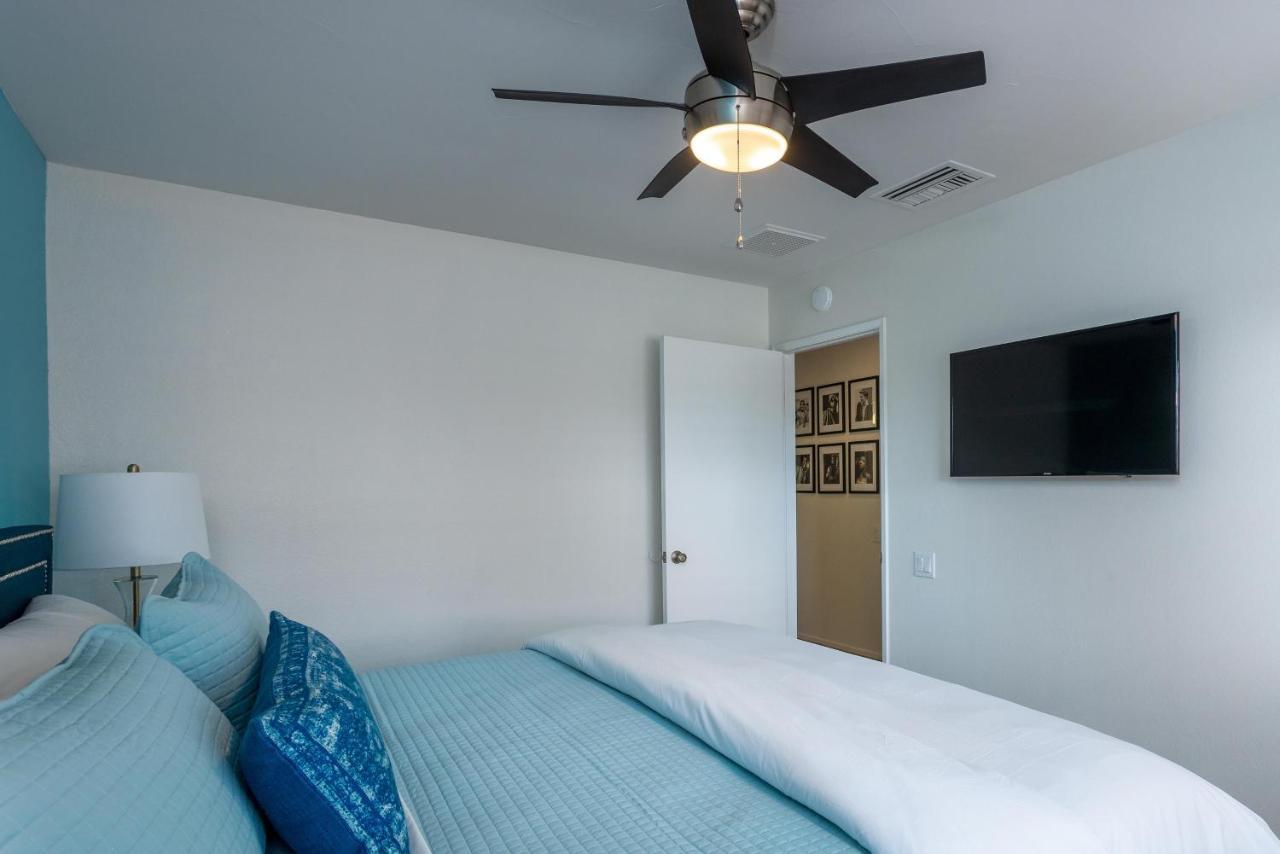 Risky Business By Acme House Company Villa *