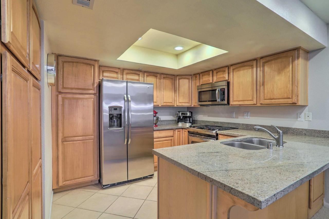Apartment Updated With Perks! Palm Springs