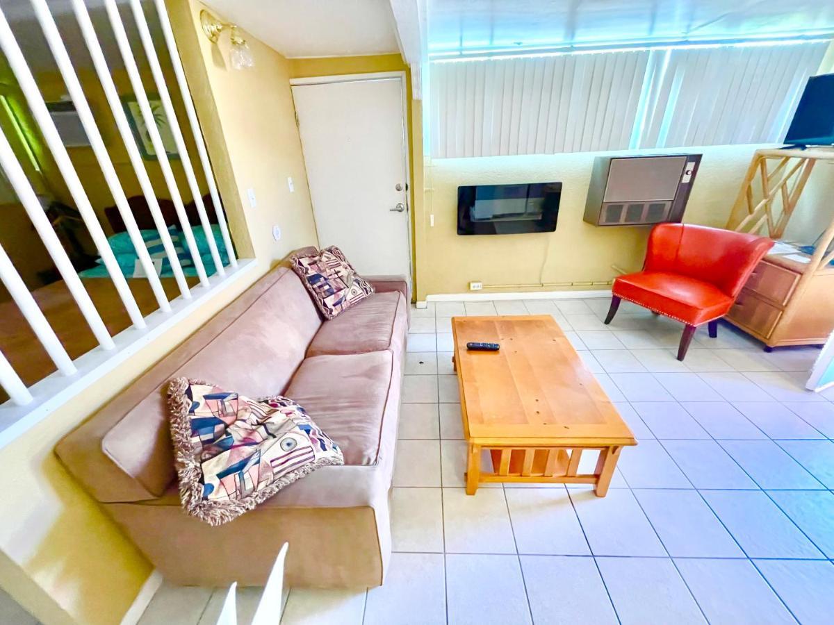A Place In The Sun: Adults-only Midcentury Boutique With Heated Pool 4* Palm Springs