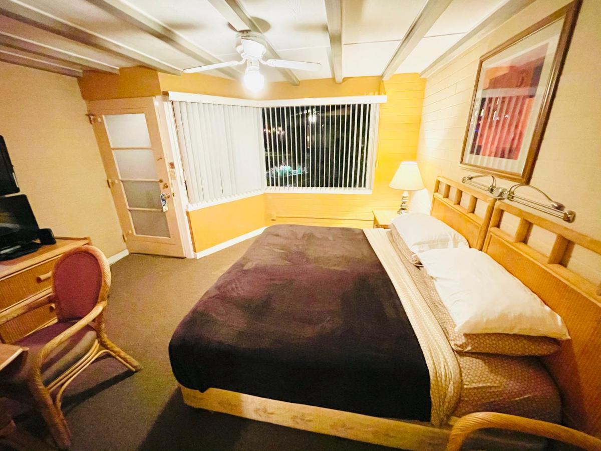 A Place In The Sun: Adults-only Midcentury Boutique With Heated Pool 4*