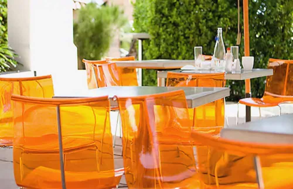Hotel Alcazar Palm Springs