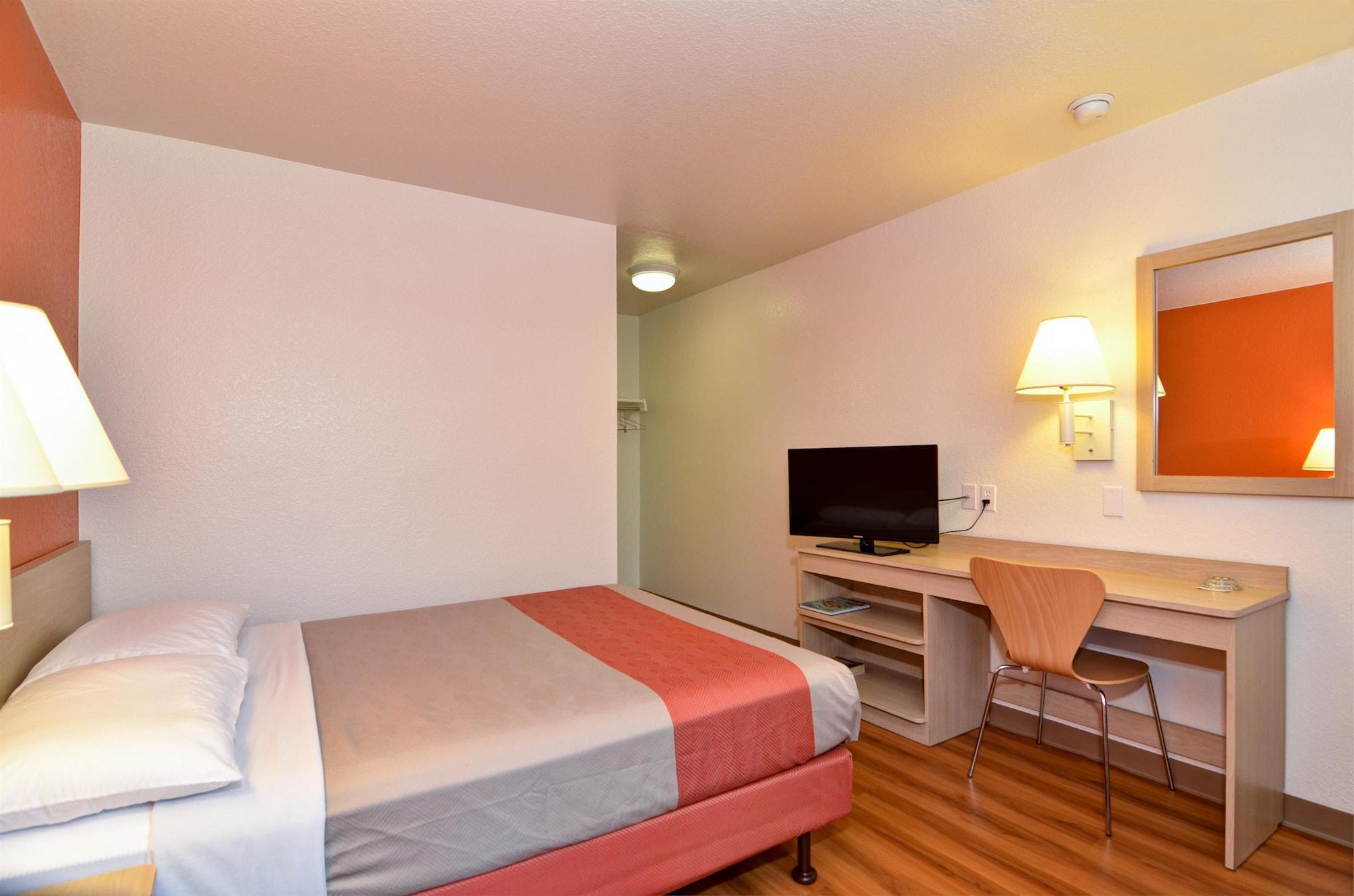 6-palm Springs, Ca - East - Palm Canyon 2*