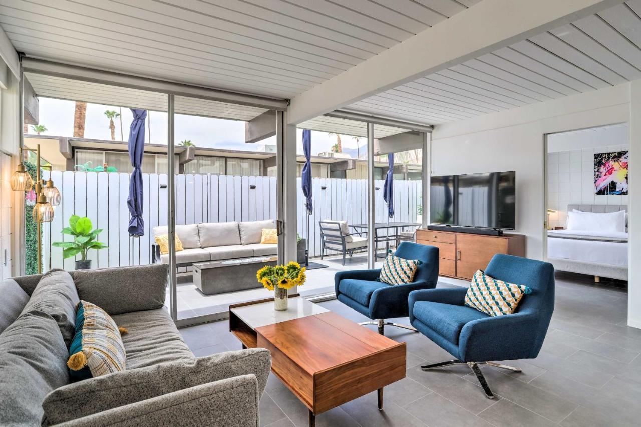 Mid-century With Patio!