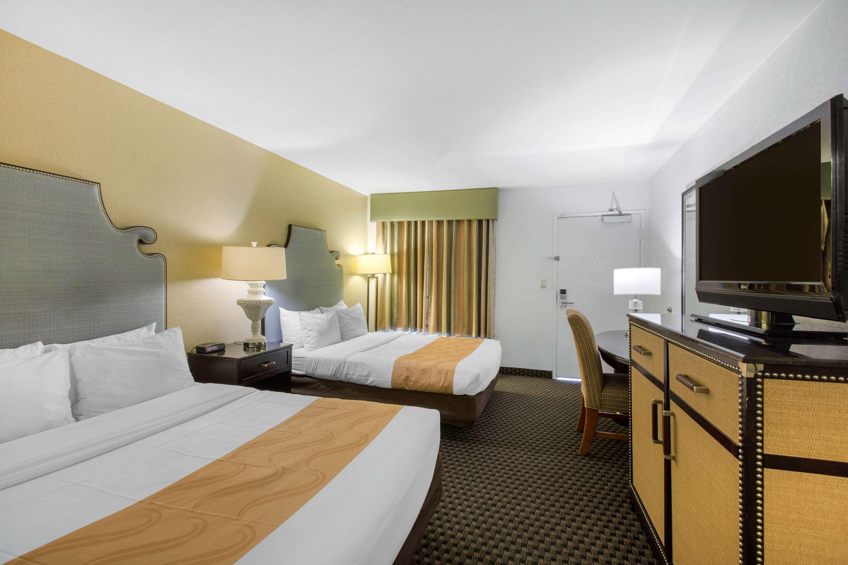 Hotel Quality Downtown 3*