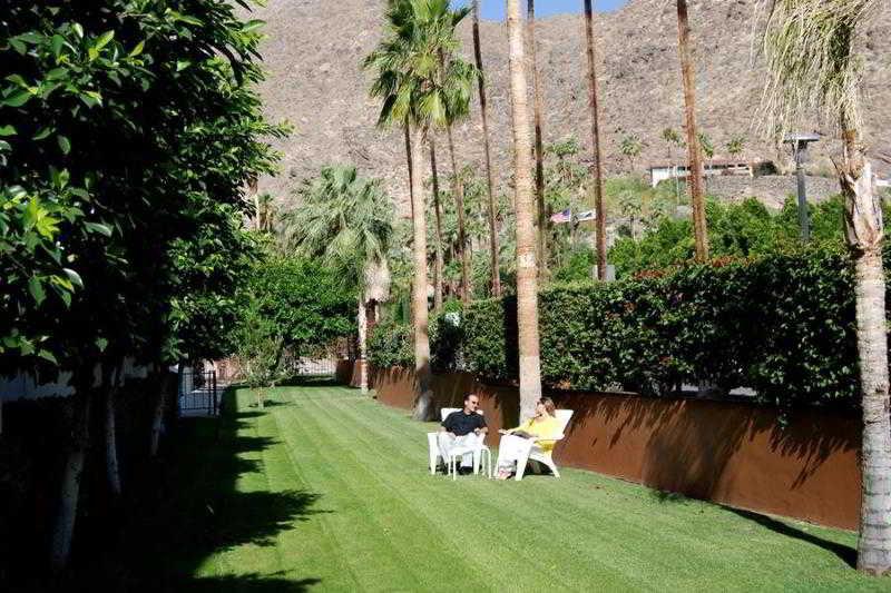 Palm Mountain & Hotel