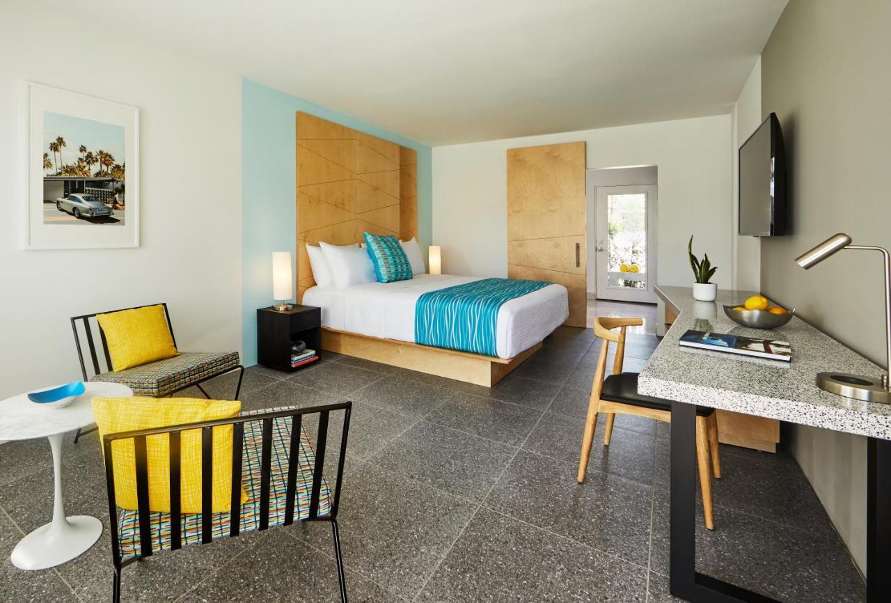 Resort Twin Palms - A Gay Men's *