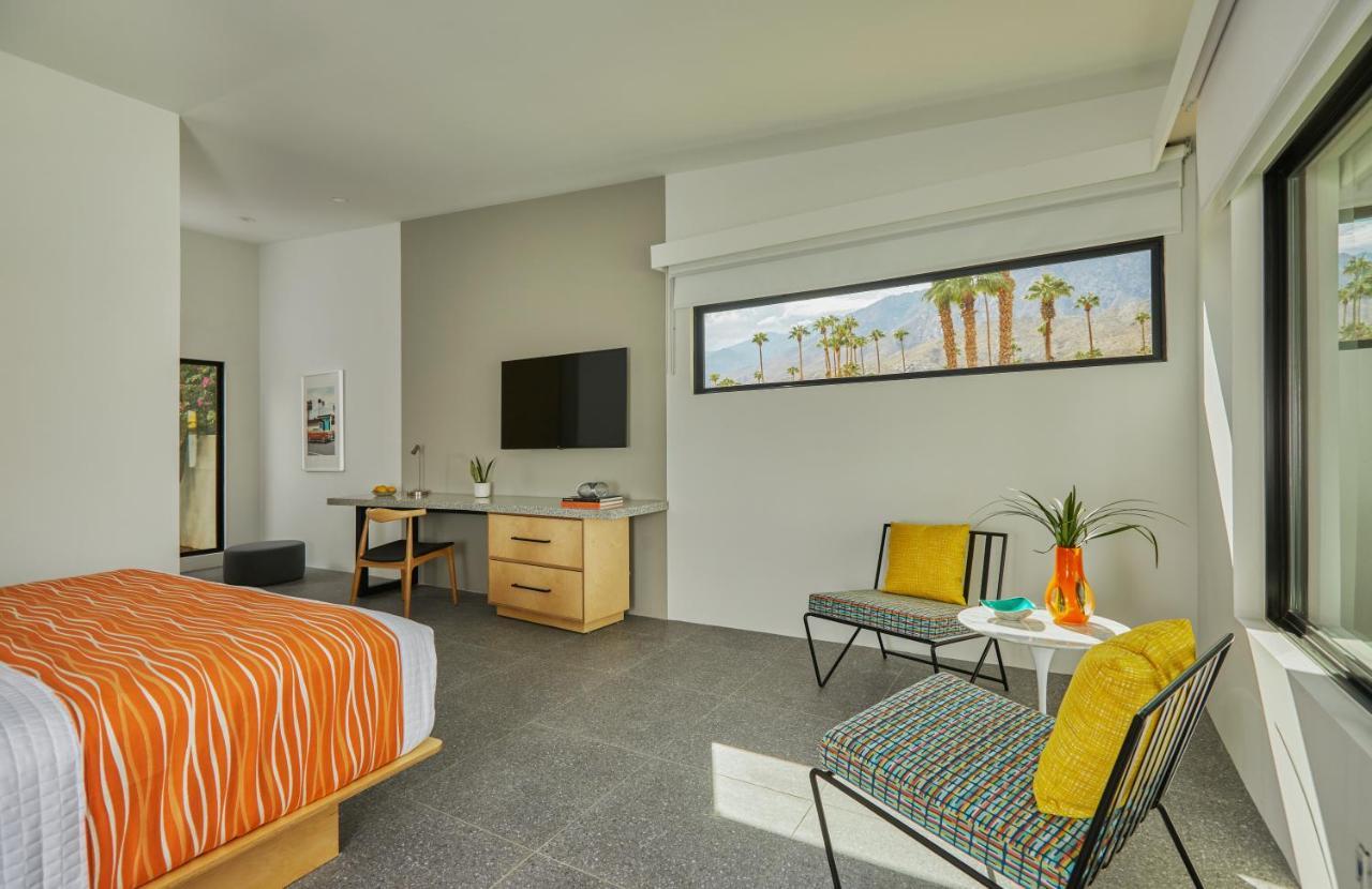 Twin Palms - A Gay Men's Palm Springs