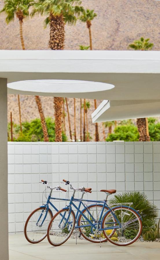 Twin Palms - A Gay Men's Palm Springs