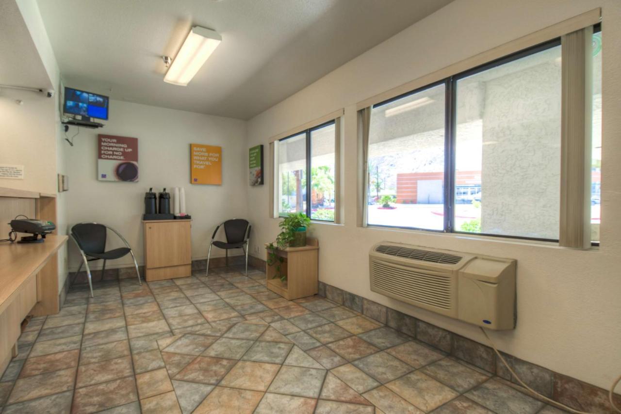 6-palm Springs, Ca - Downtown Hotel