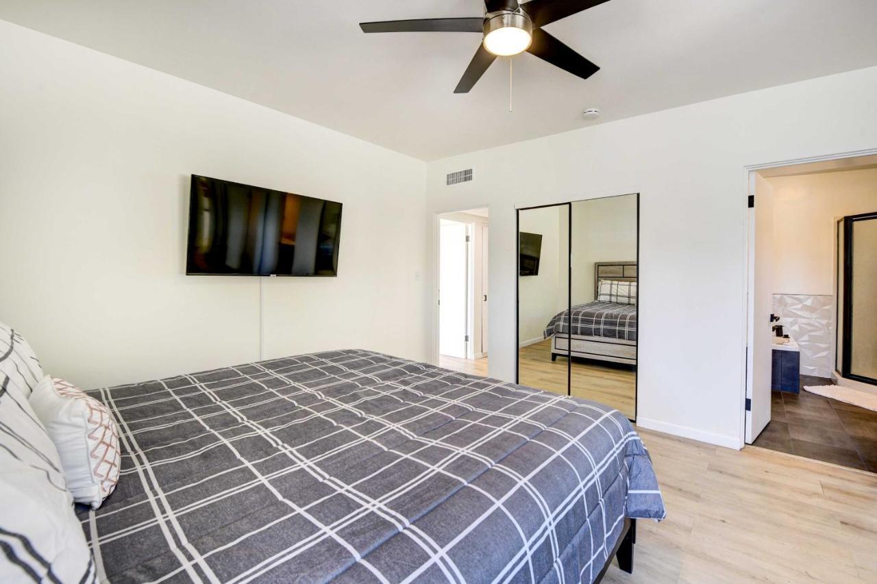Stylish With Private Pool And Spa! Holiday home Palm Springs