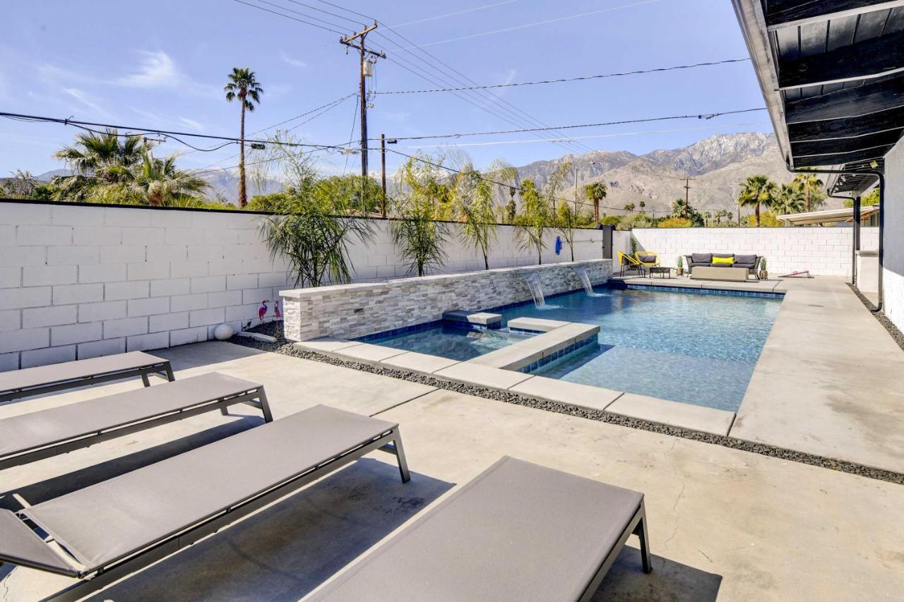 Stylish With Private Pool And Spa! Holiday home Palm Springs