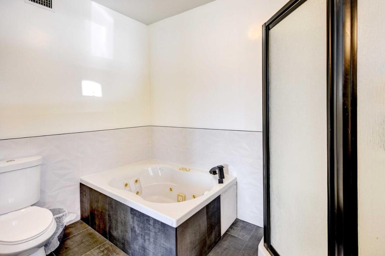 Holiday home Stylish With Private Pool And Spa!