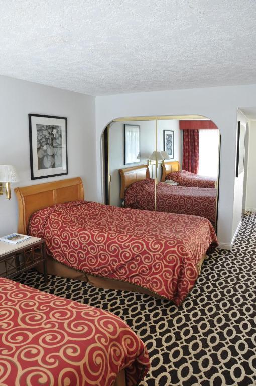 Delos Reyes Palm Springs