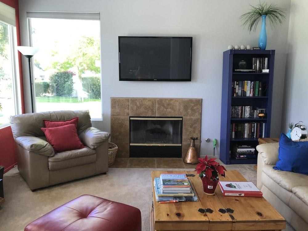 Desert Princess Country Club Apartment *