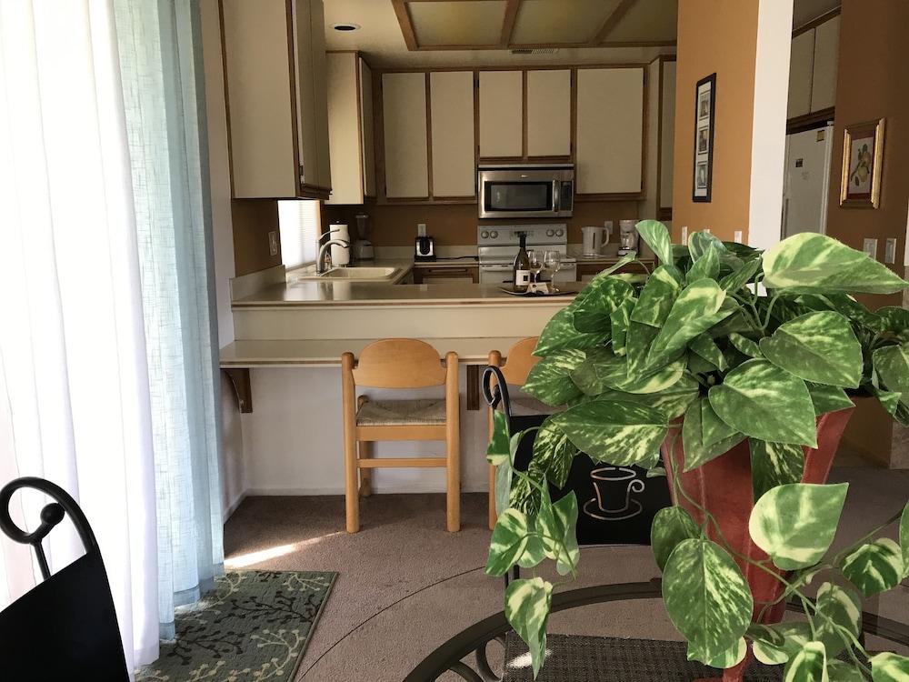 Desert Princess Country Club Apartment *