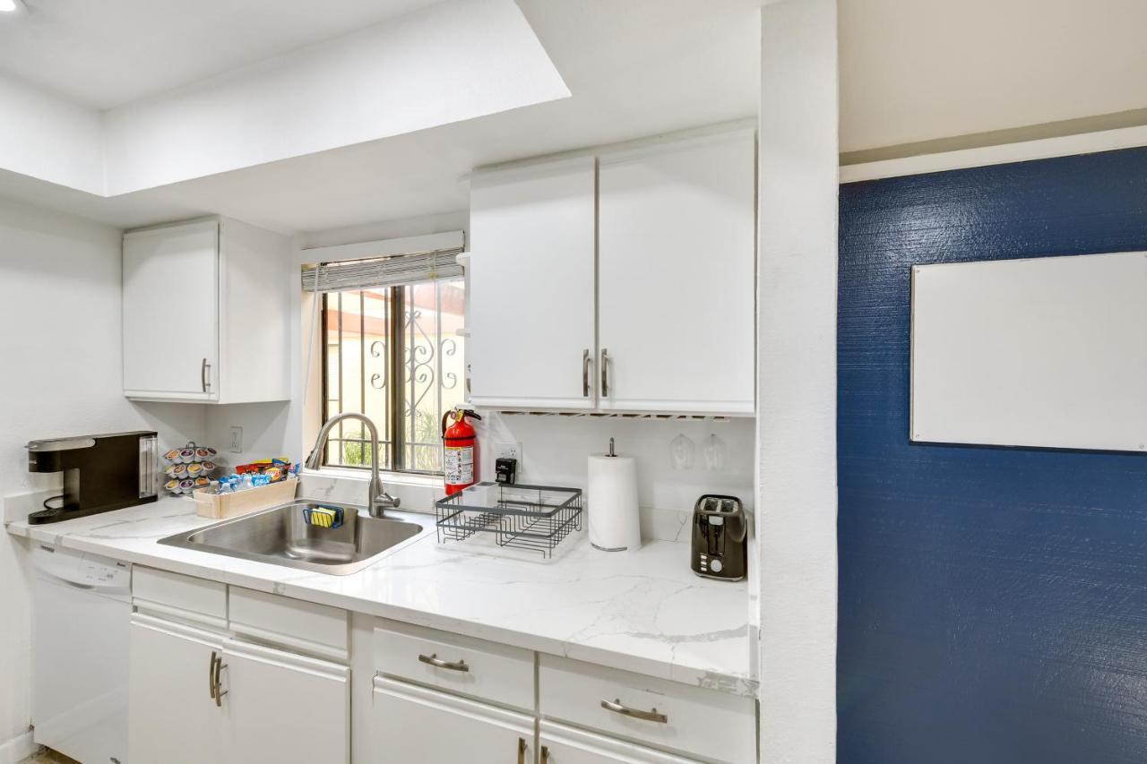 Sleek With Patio And Perks * Palm Springs