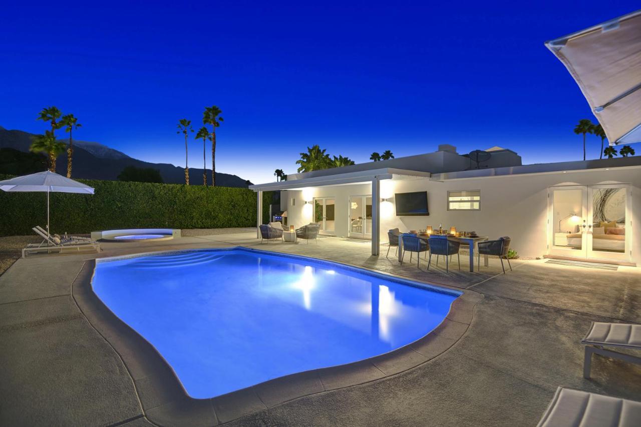 Holiday home Hollywood Palms Estate- Ultra-luxe, Pool, Spa, Firepit, Outdoor Kitchen & *