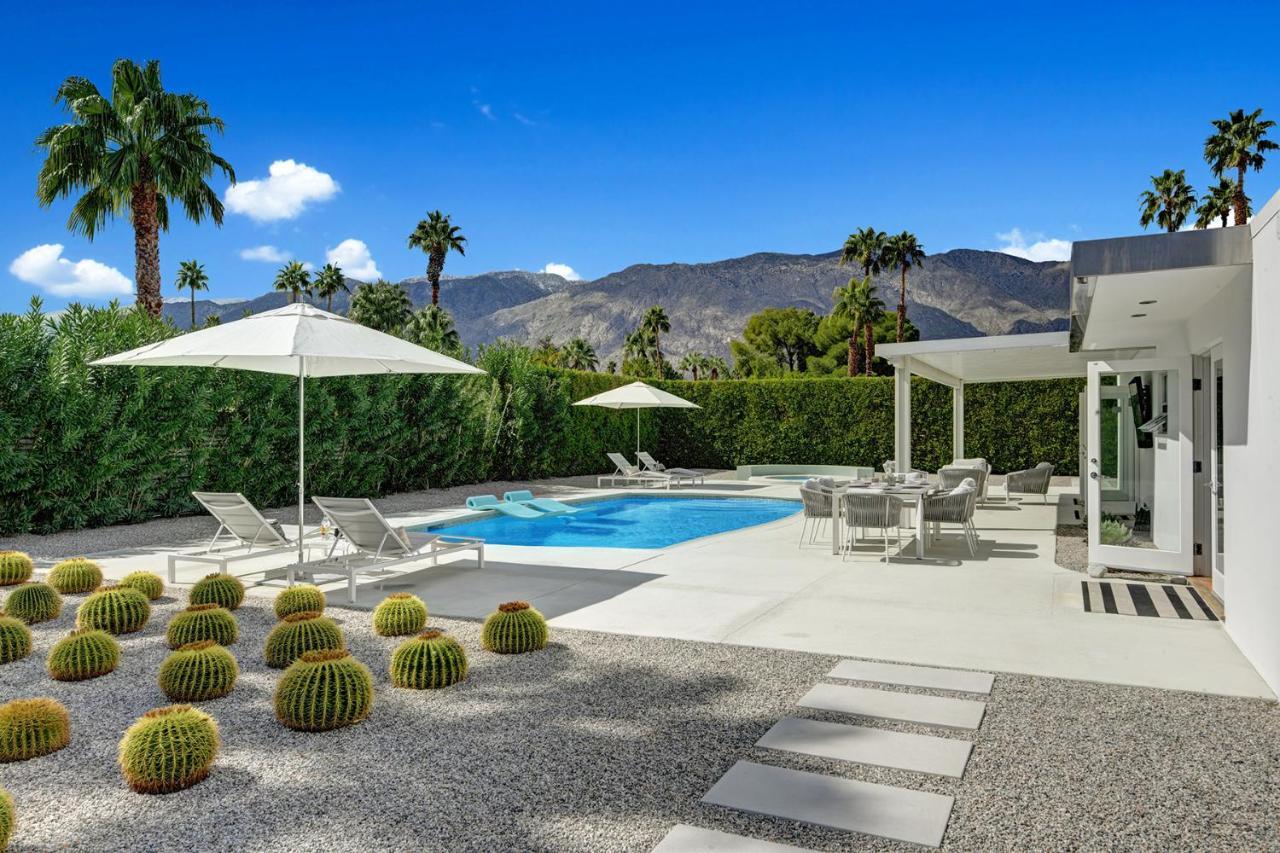 Hollywood Palms Estate- Ultra-luxe, Pool, Spa, Firepit, Outdoor Kitchen & * Palm Springs