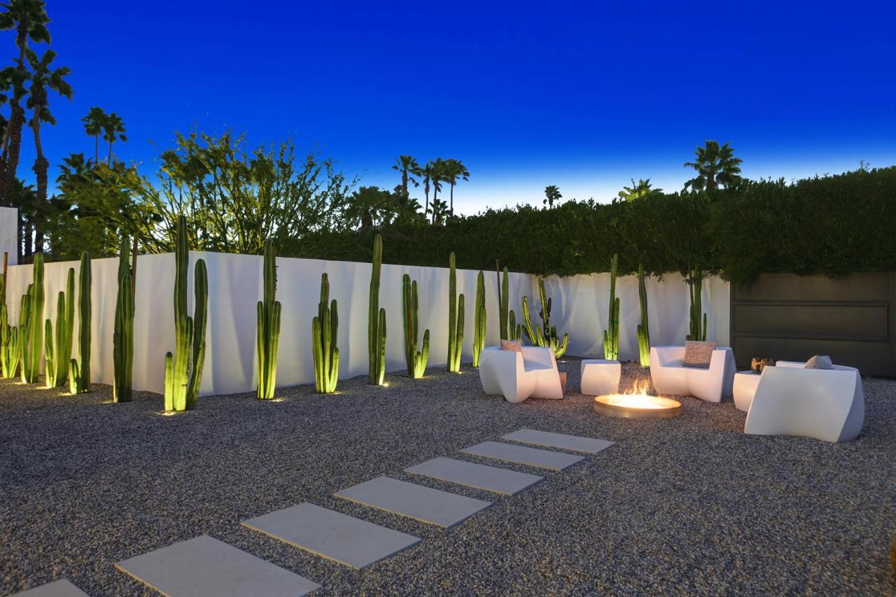 Hollywood Palms Estate- Ultra-luxe, Pool, Spa, Firepit, Outdoor Kitchen & Palm Springs