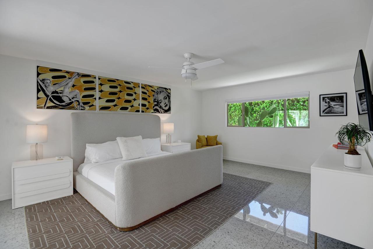 Ultra-chic Luxe Mid-century Estate- Like Pool, Spa, Firepit, Outdoor Kitchen 3bed/3bath