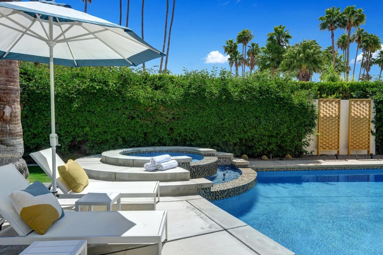 Ultra-chic Luxe Mid-century Estate- Like Pool, Spa, Firepit, Outdoor Kitchen 3bed/3bath * Palm Springs