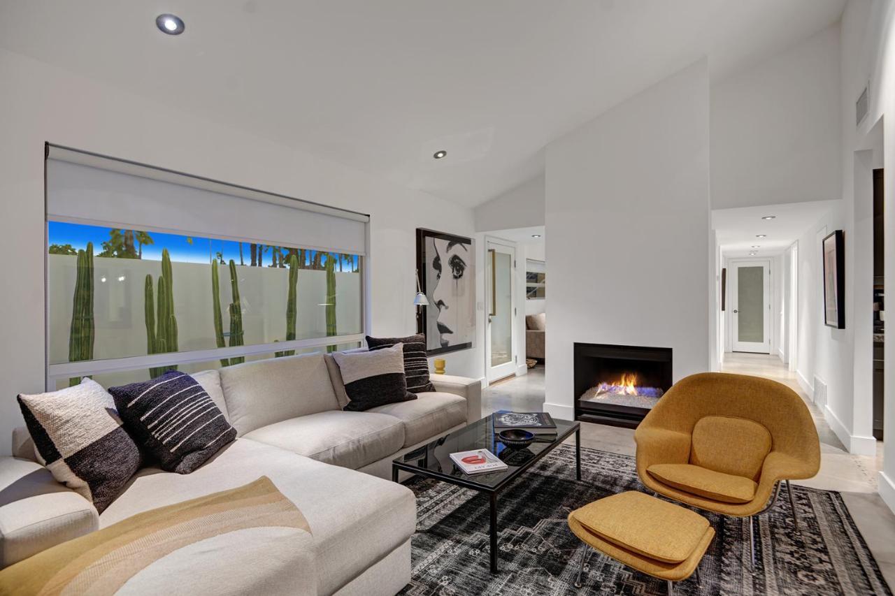 Hollywood Palms Estate- Ultra-luxe, Pool, Spa, Firepit, Outdoor Kitchen & * Palm Springs