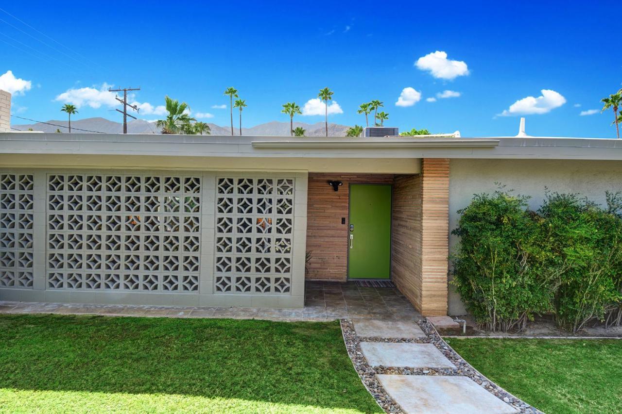 Ultra-luxury- Style Private Compound-close To Everything- 3bd/2.5ba