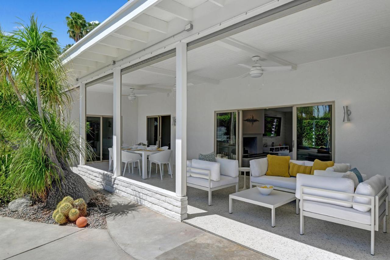 Ultra-chic Luxe Mid-century Estate- Like Pool, Spa, Firepit, Outdoor Kitchen 3bed/3bath * Palm Springs