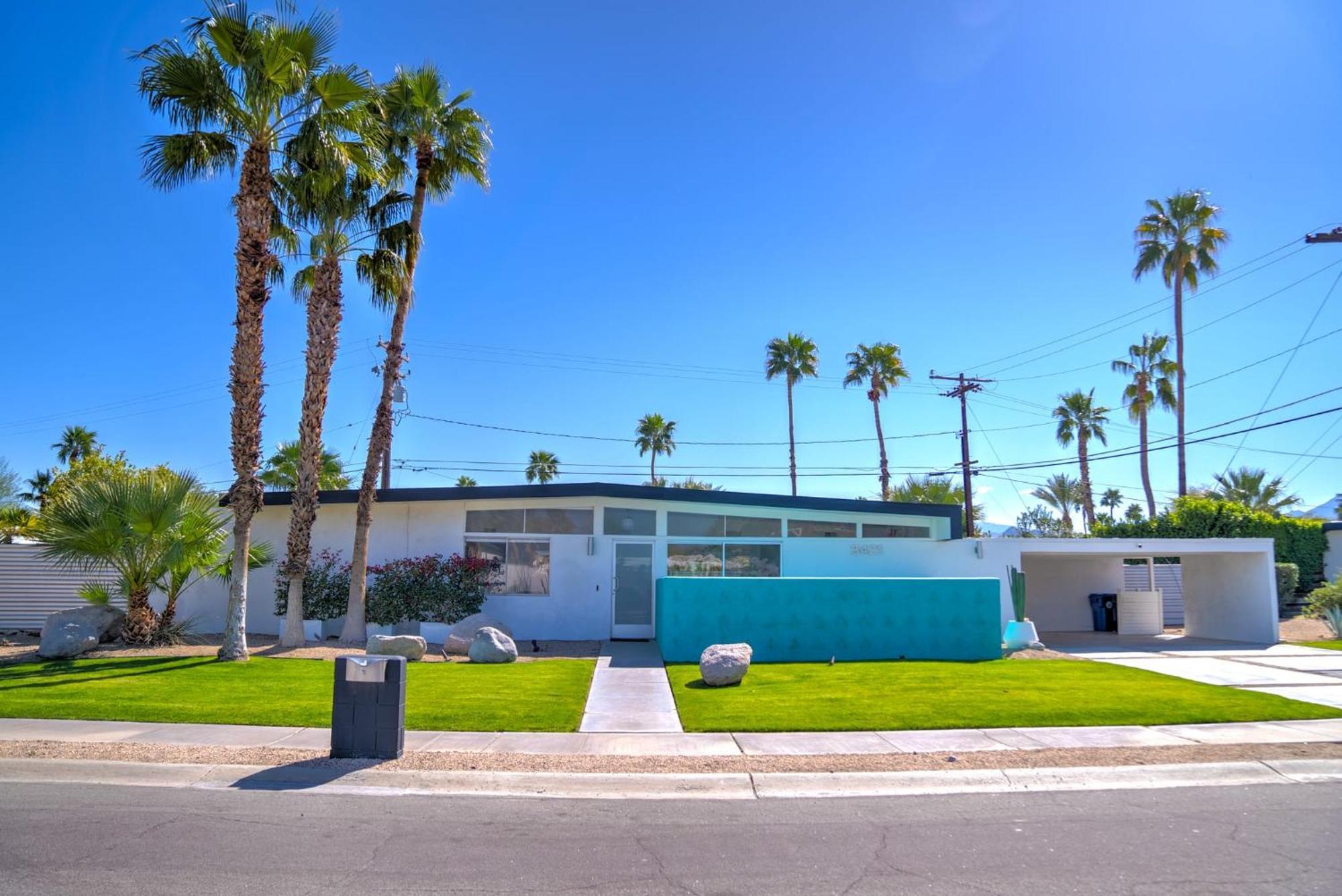 The Portrait House A Mid Century Hangout Palm Springs