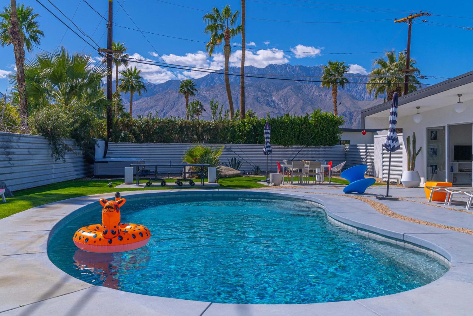 The Portrait House A Mid Century Hangout Holiday home *