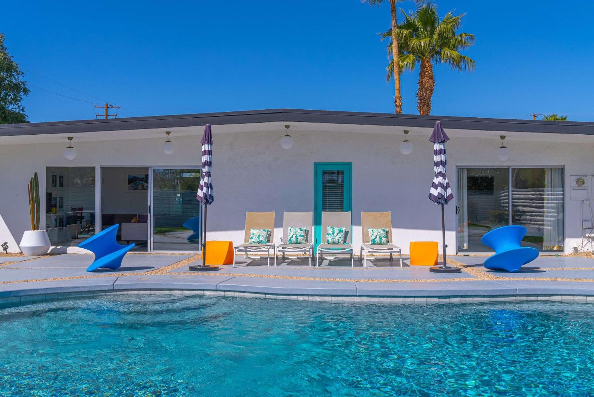 Holiday home The Portrait House A Mid Century Hangout *