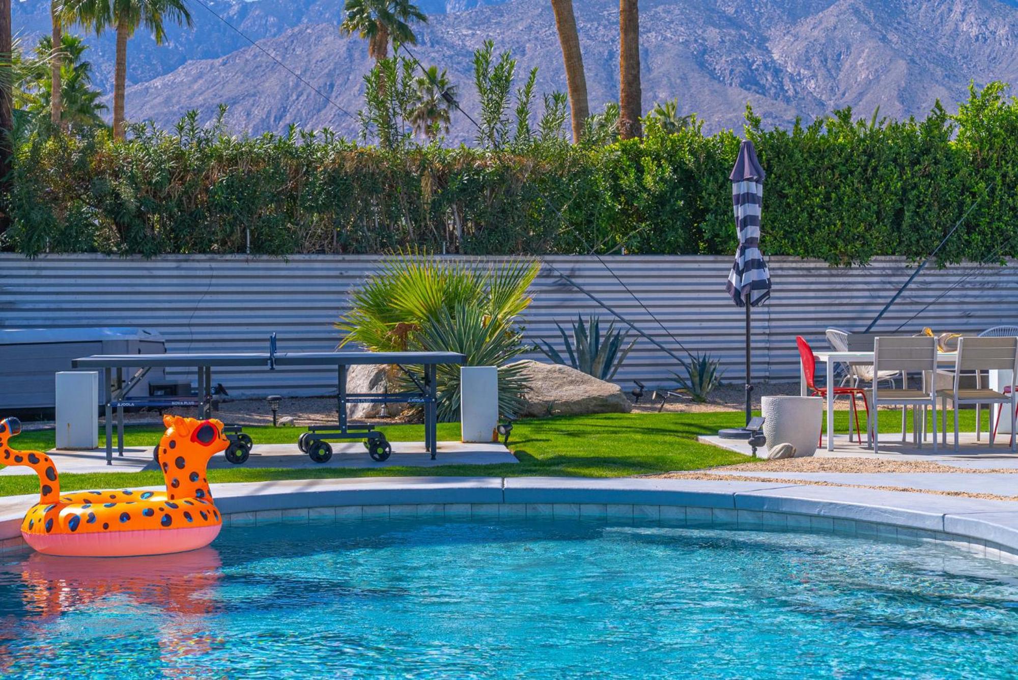 The Portrait House A Mid Century Hangout * Palm Springs