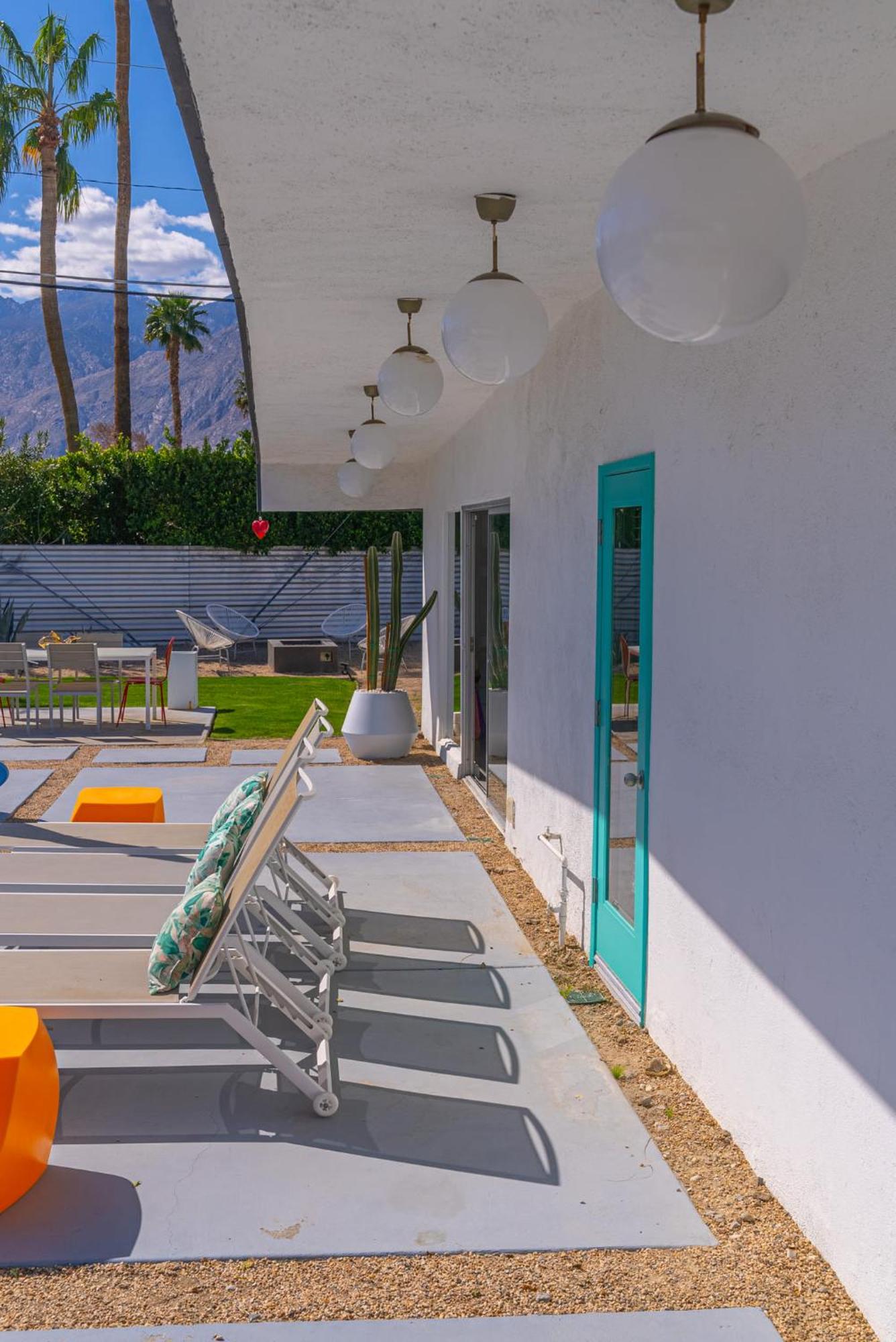 Holiday home The Portrait House A Mid Century Hangout *