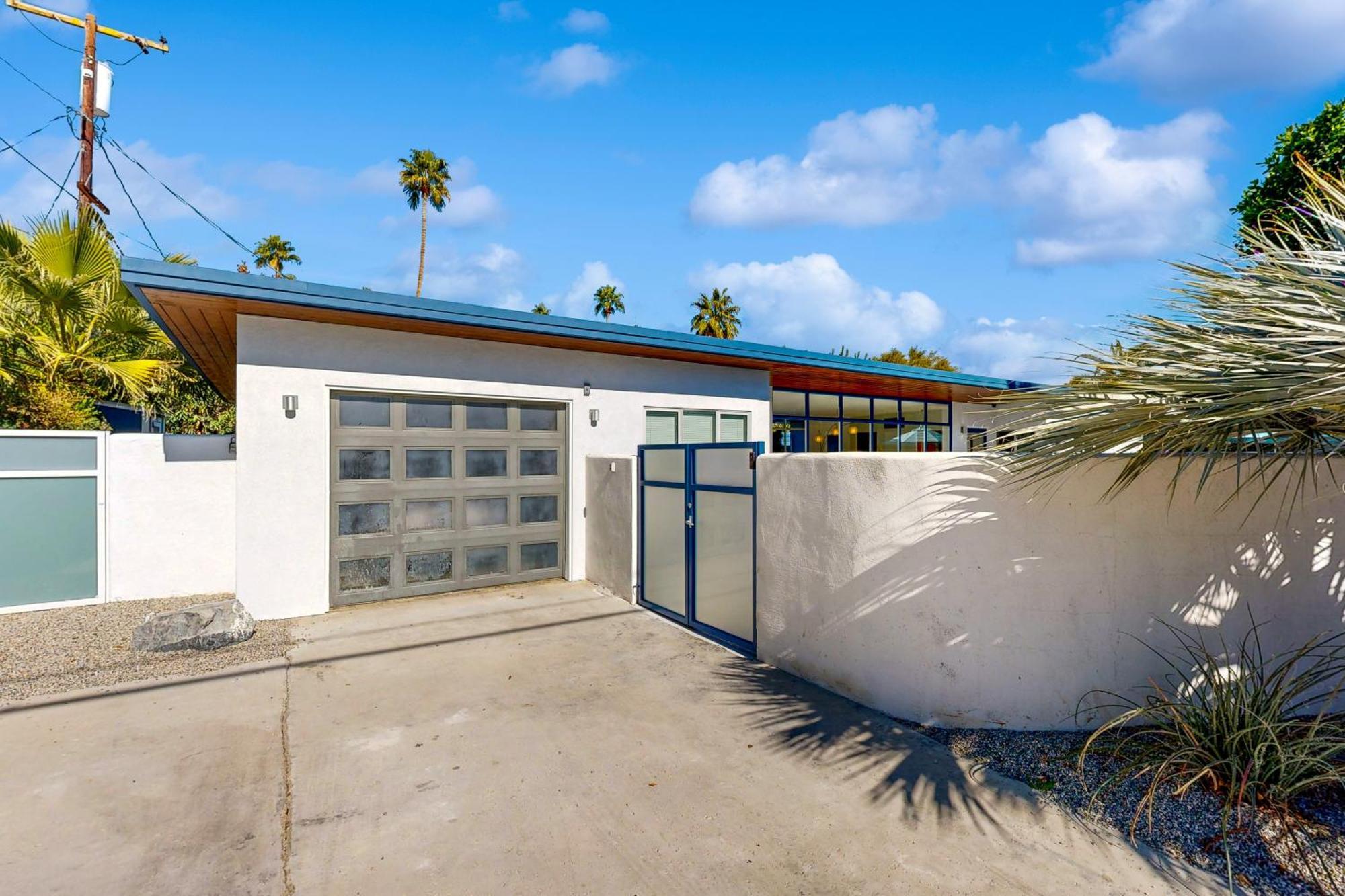 The Aluminum House Permit# 2227 Holiday home *