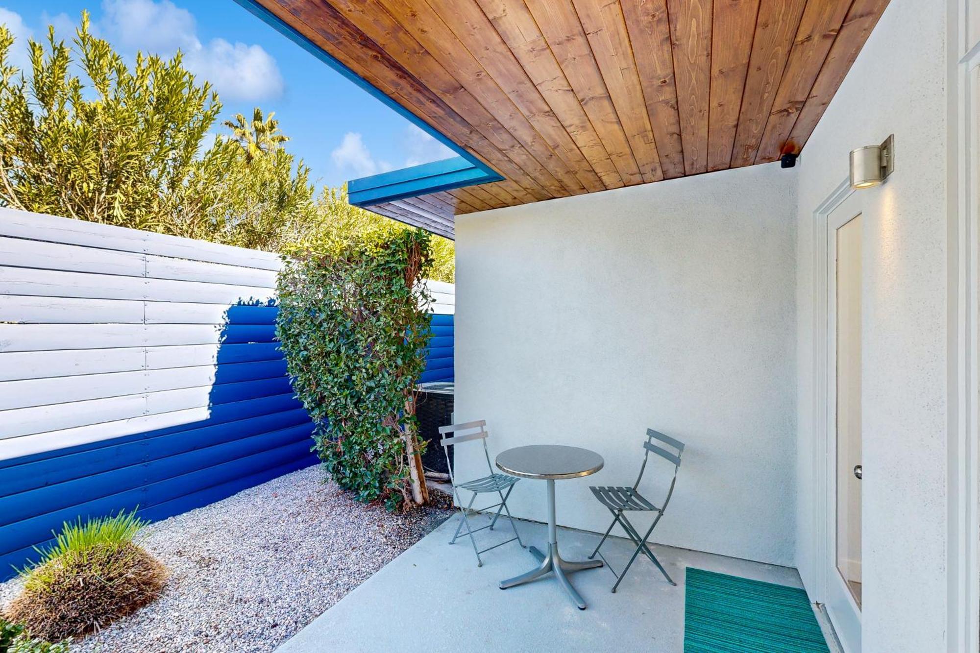 The Aluminum House Permit# 2227 Holiday home *
