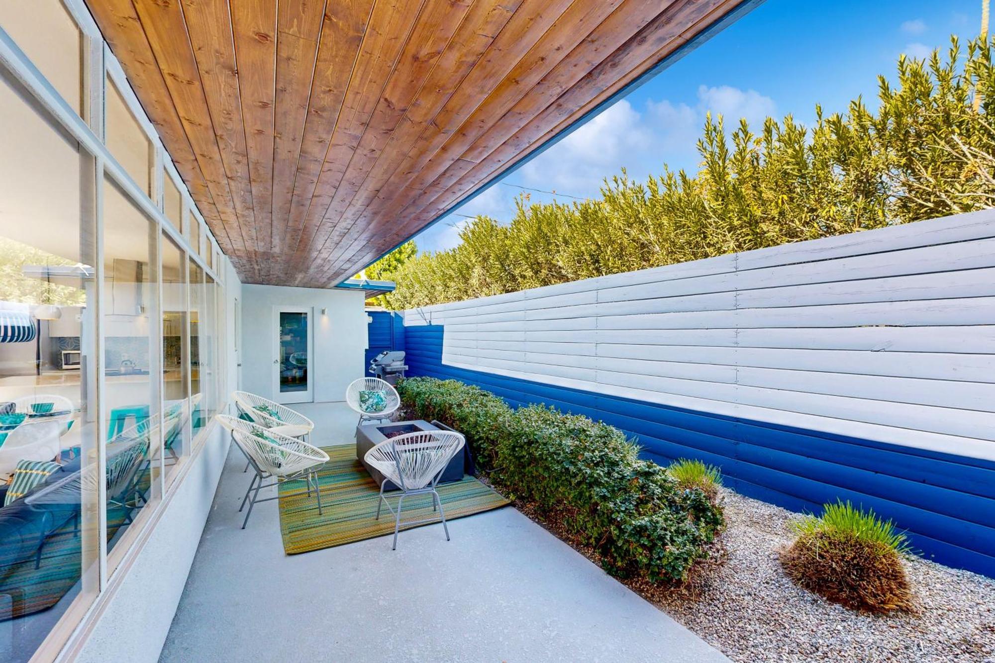 The Aluminum House Permit# 2227 Holiday home