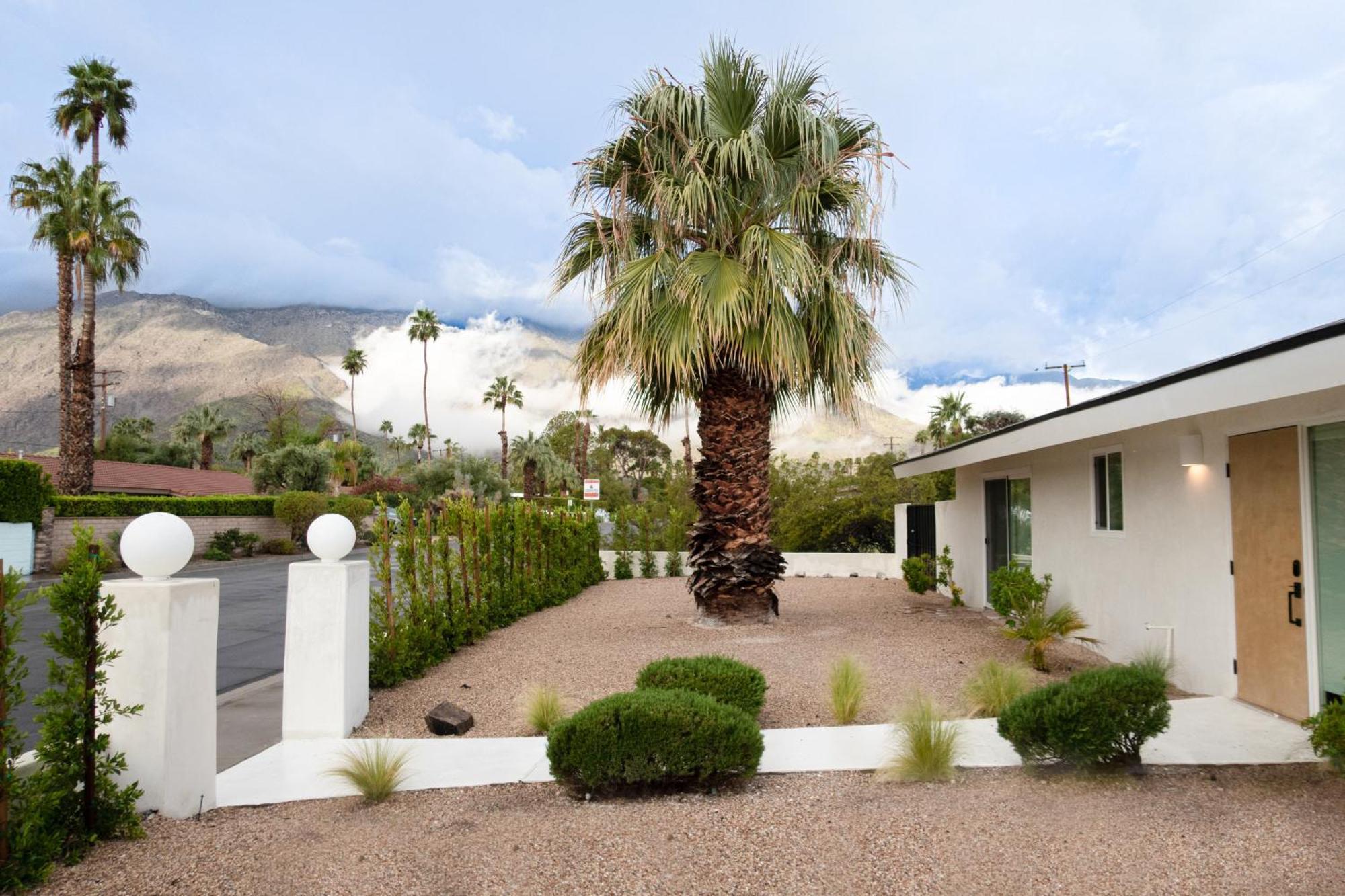 Villa Luxury Desert Retreat With Pool & Mountain View