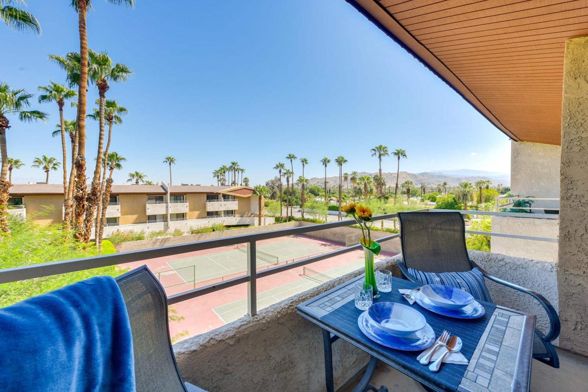 With 2 Balconies Apartment Palm Springs
