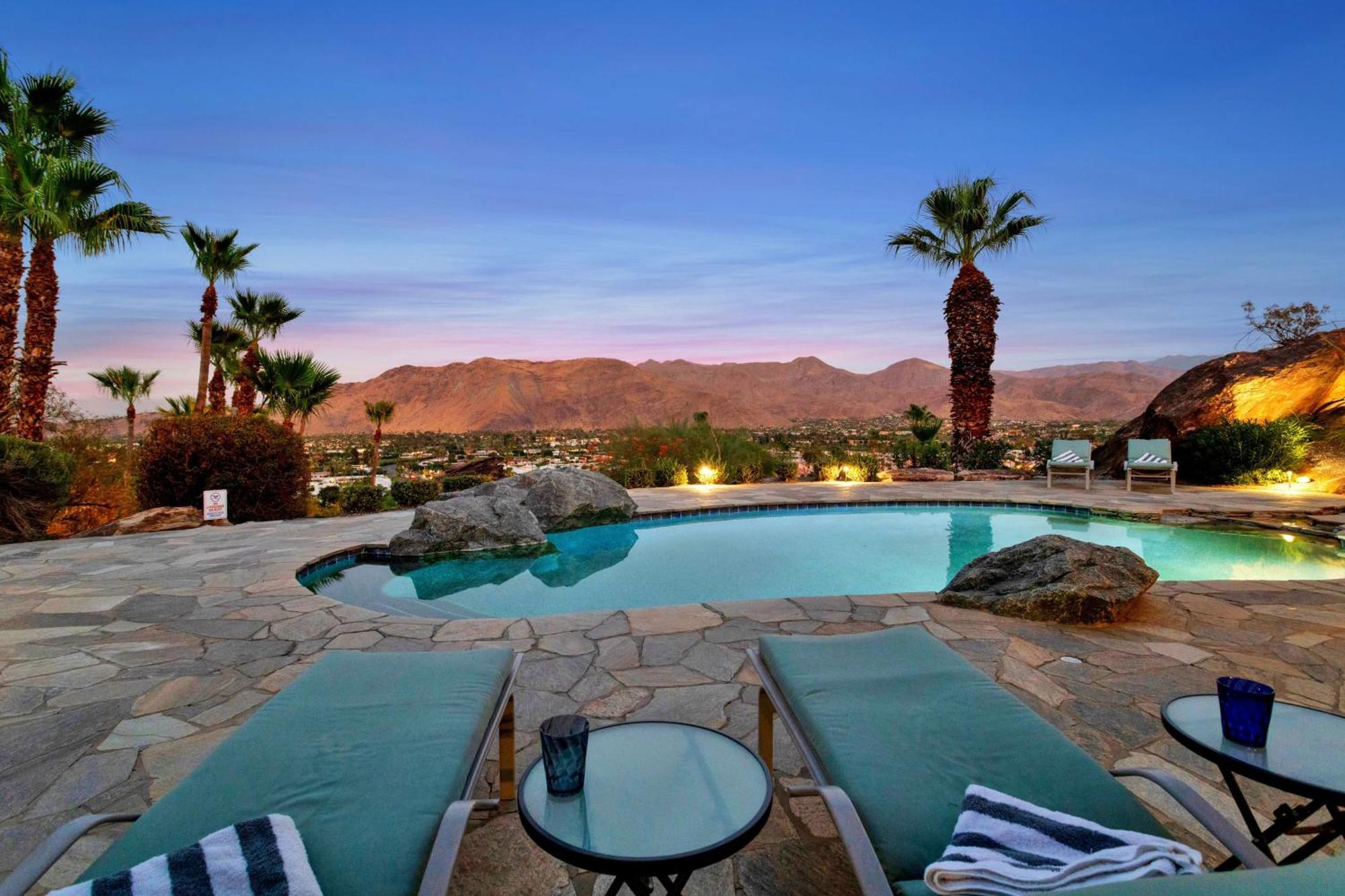 Retreat With Private Pool And Jacuzzi Holiday home