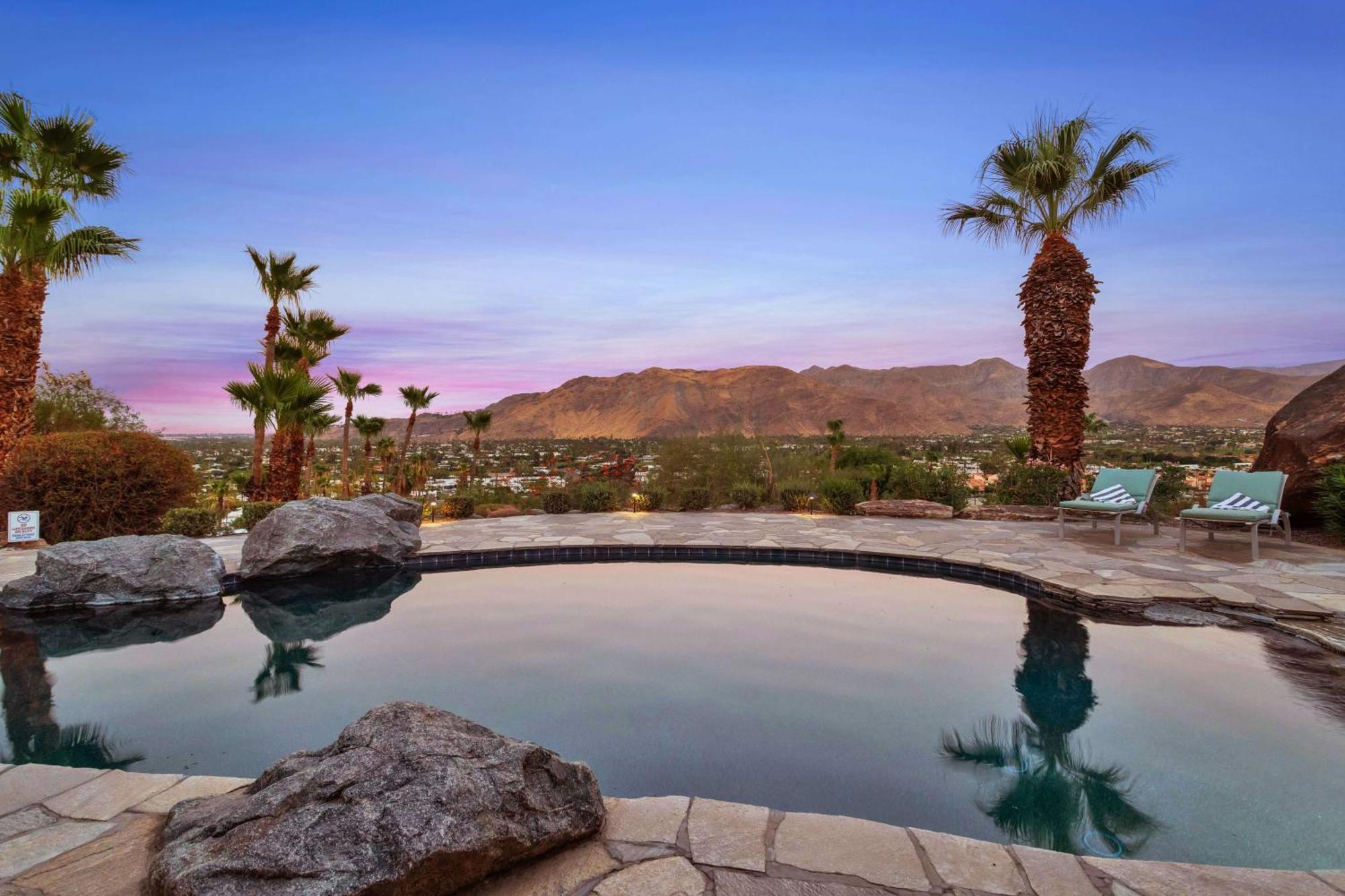 Retreat With Private Pool And Jacuzzi