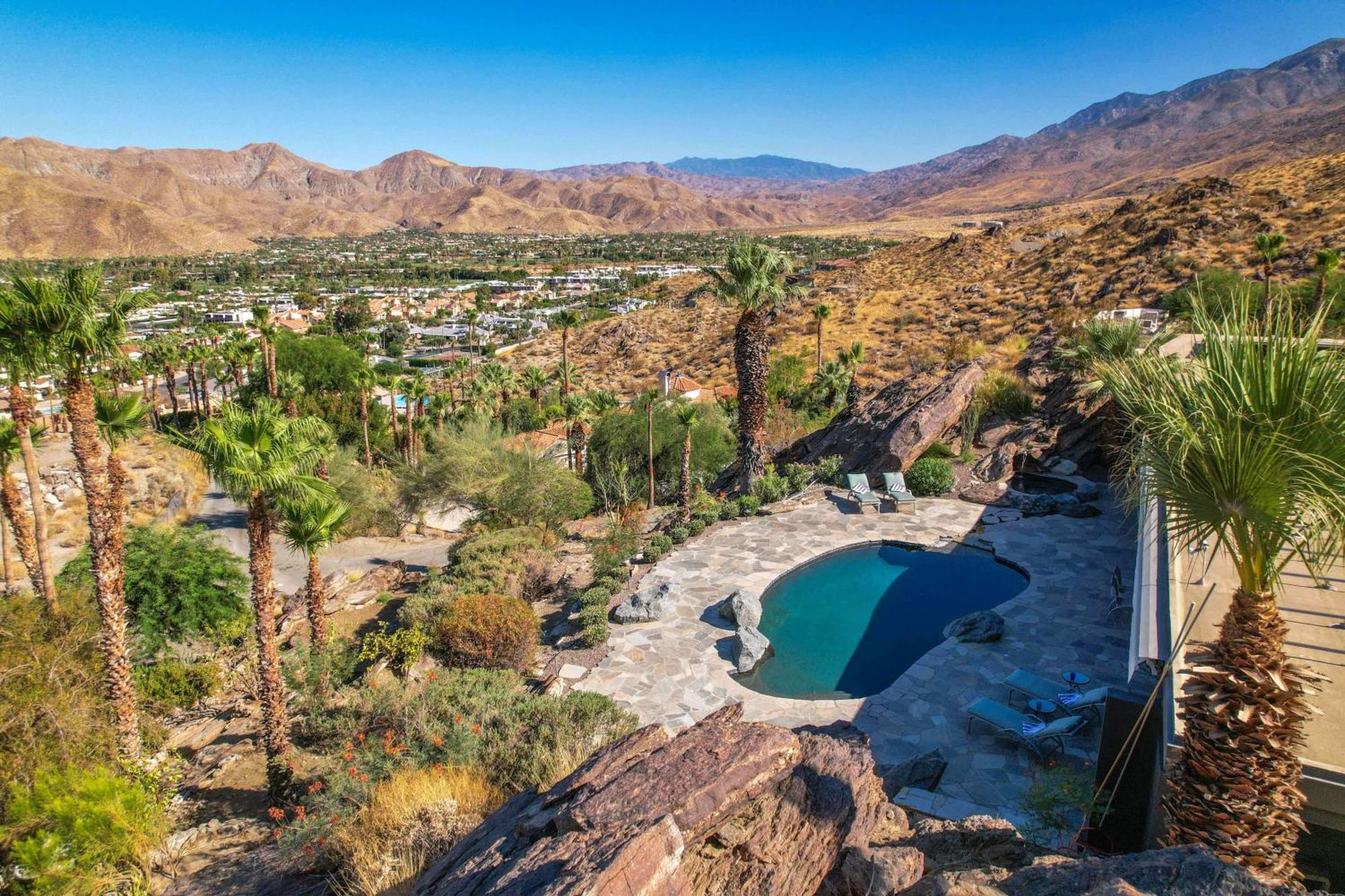 Retreat With Private Pool And Jacuzzi